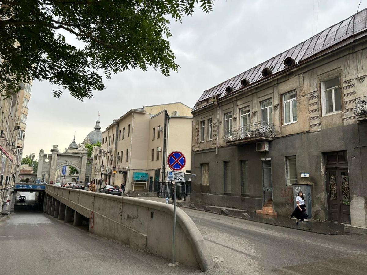 Apartment In The Center Of Tbilisi Exterior foto